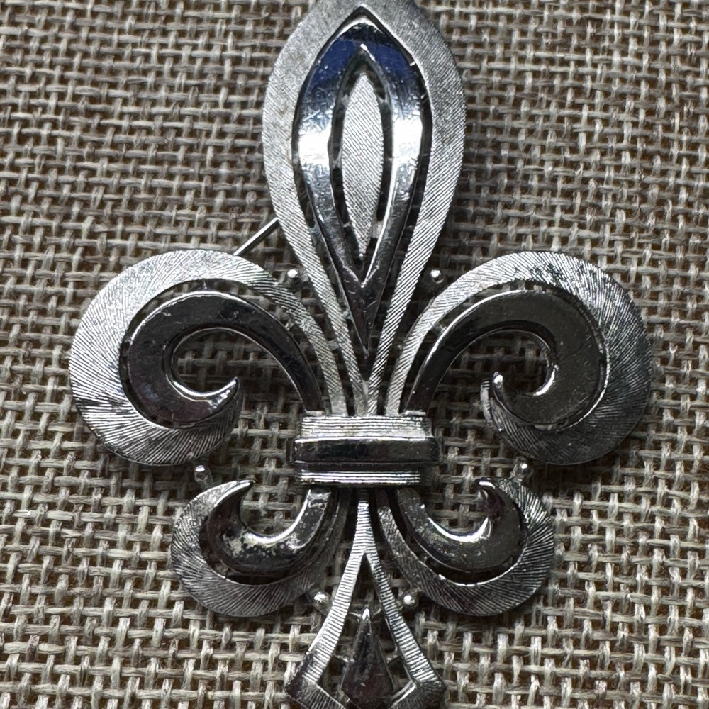 Trifari Silver Fleur-de-Lis Brooch with Antique Finish